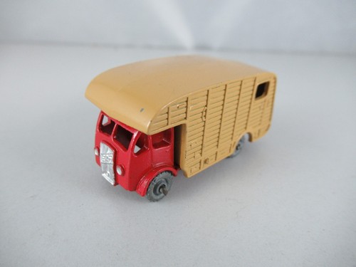 Boîte chevaux matchbox - à,