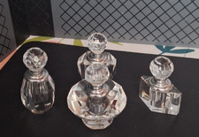 Lot de 4 anciens flacons de