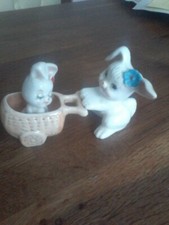 Objet déco lapin lapine avec sa fille dans landau