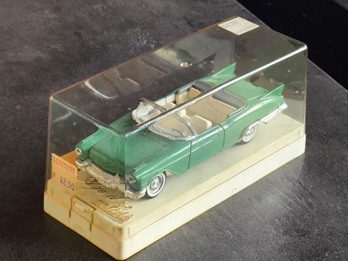 Solido 4500 cadillac - 1/43,