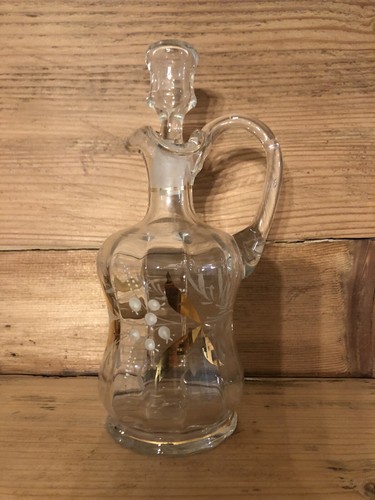 Ancienne petite carafe - , a