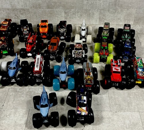 Lot monster trucks spin - 21,