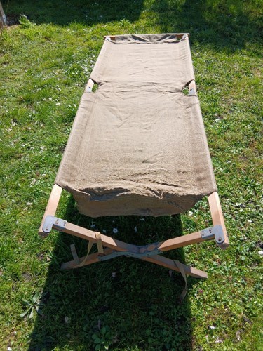 Ancien lit camp - camp, militaire
