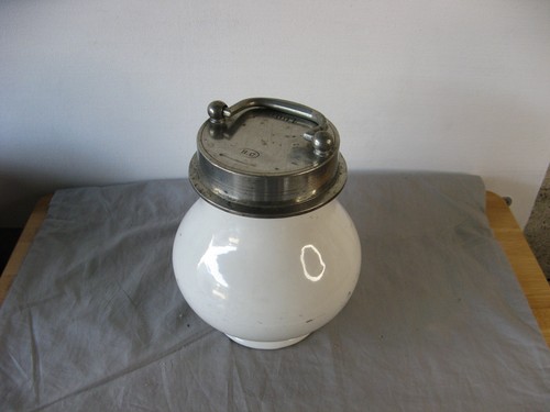 Très beau pot - à, lait
