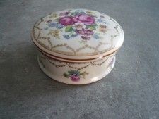 ANCIENNE PETITE BOITE EN