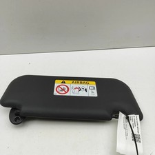 Pare-soleil côté gauche