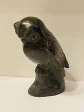 Jolie Chouette sur Socle en Pierre Noir ancienne sculpté