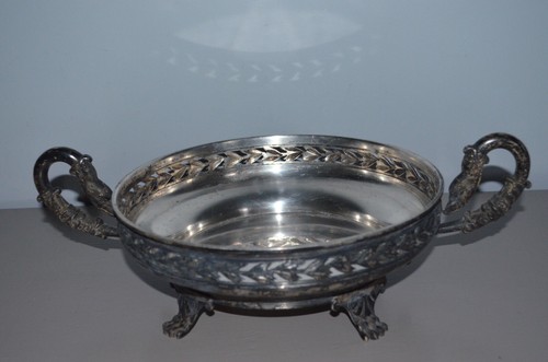 Plat sur pied découpé - plat,