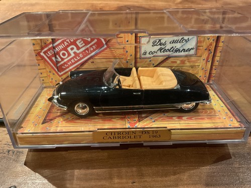 Voiture norev citroën ds - 1/43,