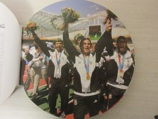 FOOTBALL COUPURE LIVRE 050 JEUX OLYMPIQUES ATHENES 2004 ARGENTINE MEDAILLE d'OR