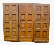 Suite de trois portes de