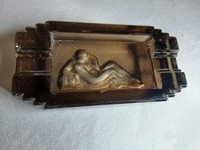 Cendrier baby foot femme allongée nue Art Déco Lalique