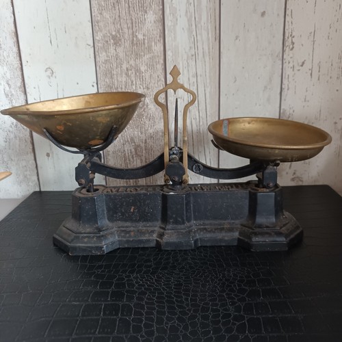 Ancienne petite balance - petite, a