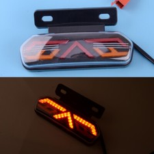 Universal Moto Feu arrière à LED feu de freinage clignotant