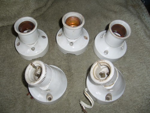 Douilles porcelaine ancienne - 5,