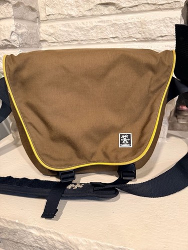 Crumpler eight million - crumpler,