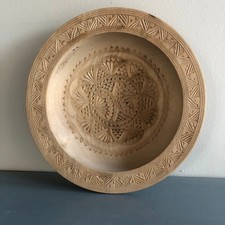Assiette décorative en bois sculpté main - Rosace - Mandela