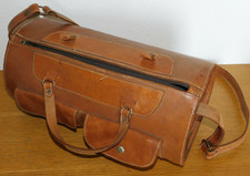 vintage SAC LONG ROND en CUIR BRUN etui type rouleau 2 POCHES SACOCHE comerit