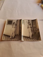 PHOTO ORIGINALE UNE JEUNES FEMME QUI POSES EROTIQUE  NOIR ET BLANC  13 CM X 18cm