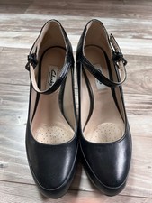 jolis escarpins à brides cuir