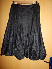 Magnifique jupe à godets évasée satinée noire à lignes   ME   T40 TBE