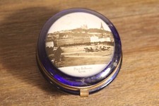 Ancienne petite boîte à