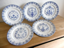 CINQ ASSIETTES PLATES  FAIENCE VIEILLARD BORDEAUX DECORS  MOUSTIER Lot 4.