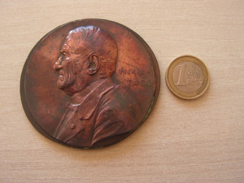 Medaille offerte a pierre - medaille,