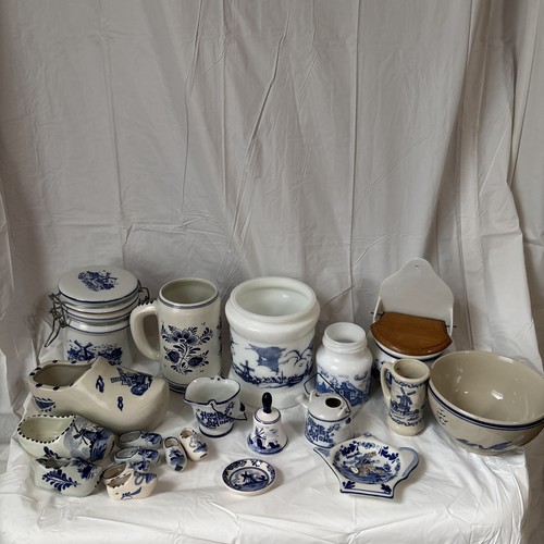 Assortment delft blue - blue, hand