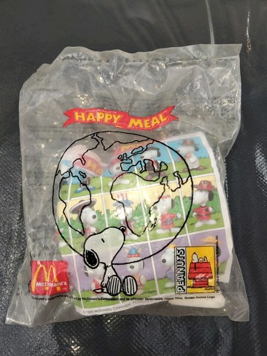 Figurine peanuts snoopy world - snoopy,