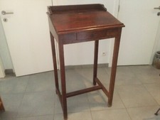 Écritoire . Pupitre .