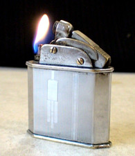 Briquet ancien ** MYON LUXIA ** Vintage Fuel Lighter Feuerzeug Accendino