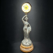 Horloge en bois et