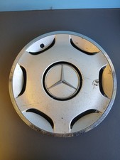 Mercedes Classe E W124 / Enjoliveur 15 pouces / 1244011424