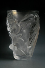 VASE EN VERRE LALIQUE