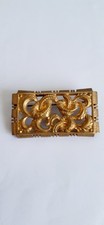 BROCHE ANTIQUE RECTANGULAIRE EN MÉTAL DORE.