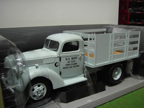Ford stake truck - island, 1940