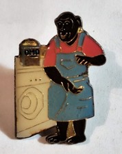 A13 Pin's Pins Pin épinglette singe omo micro machine a laver