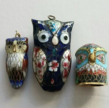 LOT CHOUETTES en EMAIL CLOISONNÉ 2 PENDENTIFS + 1 Dé à COUDRE 