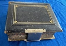 Bel Album photo ancien cuir avec fermeture métallique 38 pages cartonnées Beau