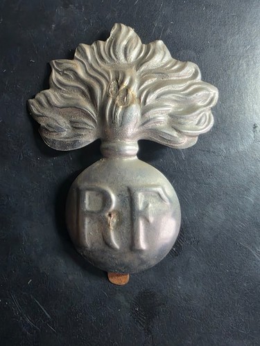 Coiffure insigne de casque - coiffure,