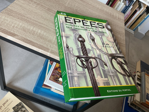 Les épées portées - en, france