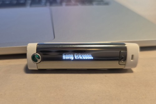 Sony white ericsson mw600 - ericsson,