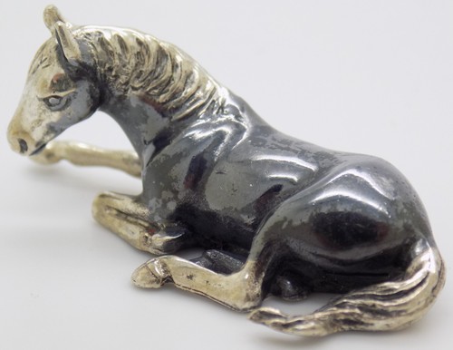 Miniature cheval assis argent - assis,