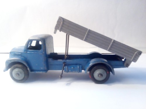 Dinky 414 dodge tipper - dodge,