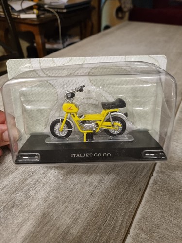 Moto mobylette miniature 18 - mobylette,