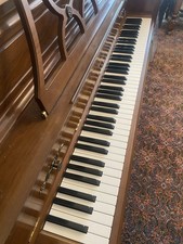 Piano Droit récent noir