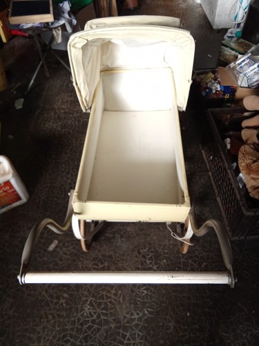 Vend landau poupée vintage - landau,