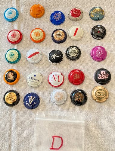 Lot 25 muselets de - 25,