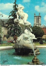 10 - Troyes - Le Rapt groupe en marbre blanc du sculpteur aubois Suchetet - Art